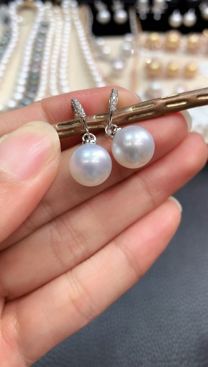 【闪购商品】海水珍珠耳饰18K金镶嵌m64       