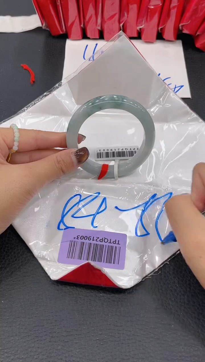 【闪购商品】翡翠手镯未镶嵌手镯