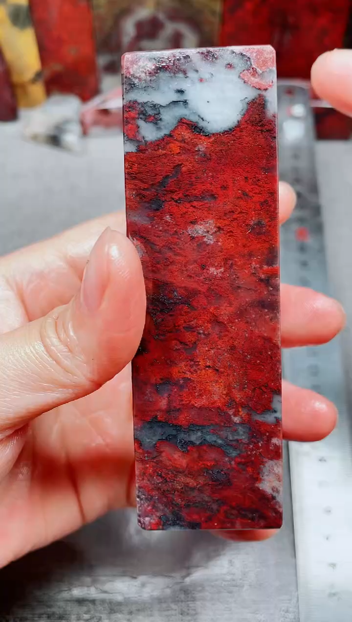 桂林鸡血玉素章3.0左右红27