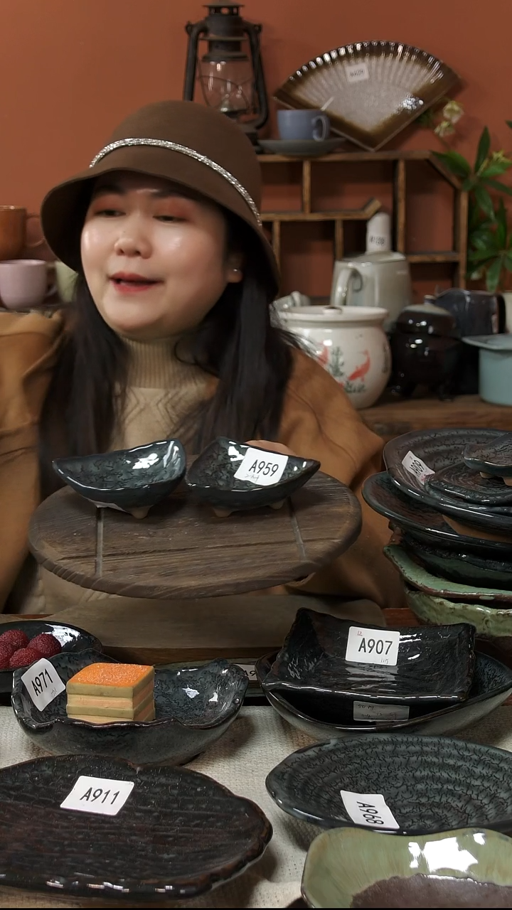 陶瓷A959 两只三角窑变黑三足小碟微瑕