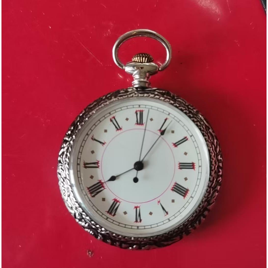 经典复古时尚创意小怀表展现独特魅力