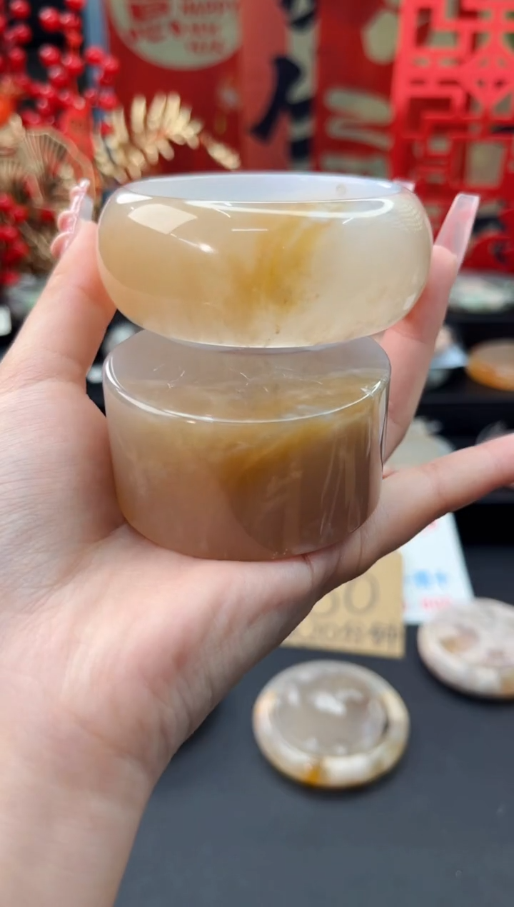 【闪购商品】石英质玉手镯未镶嵌赠送镯心（55圈口）无证书