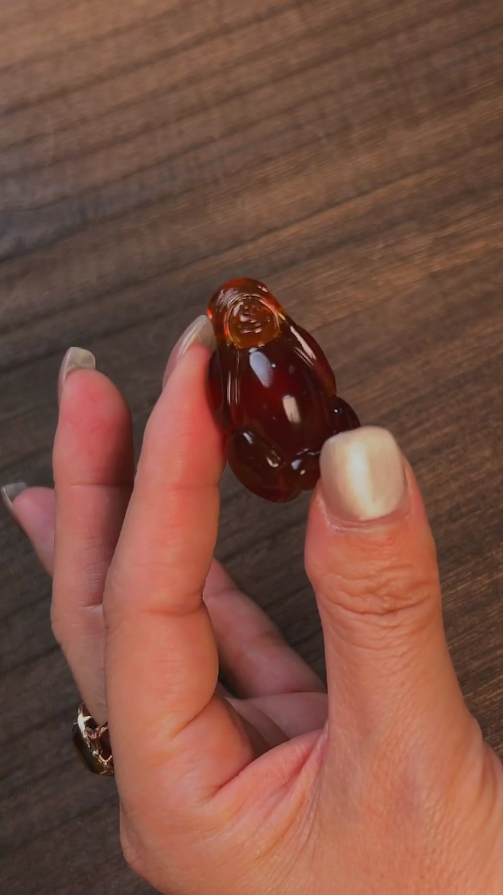 【闪购商品】琥珀吊坠(赠链)未镶嵌手工雕刻件