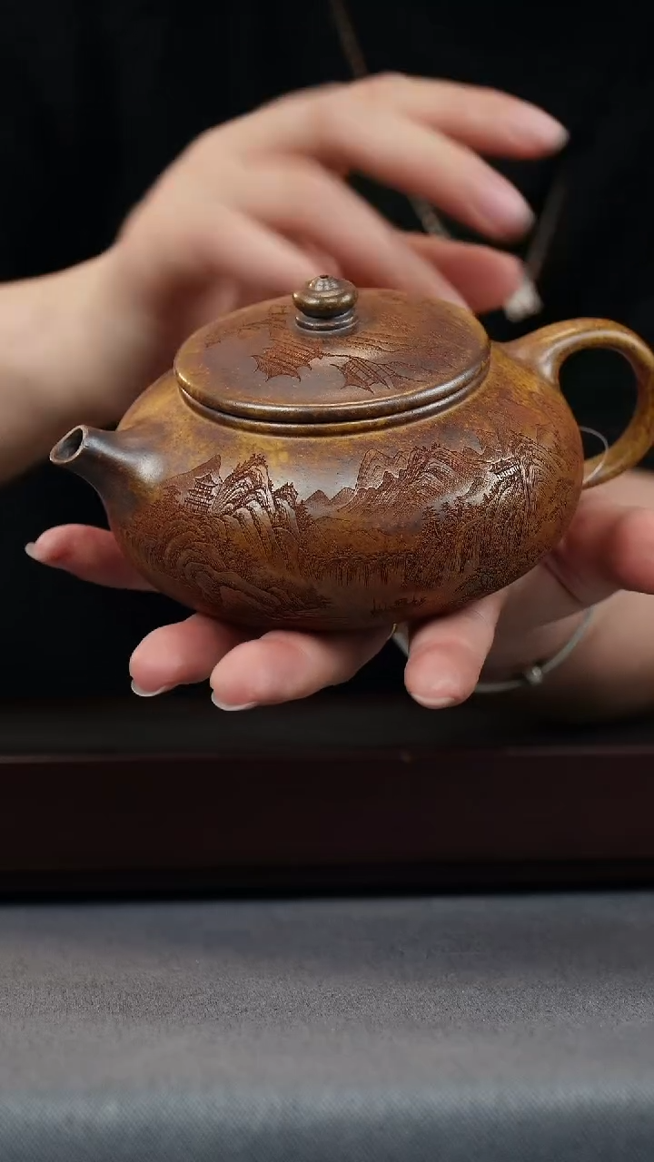 【闪购商品】紫砂茶壶龙骨金砂 寒江 刻山水