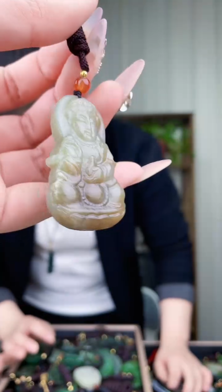 【闪购商品】和田玉挂件未镶嵌拍一发一，多样性发货！