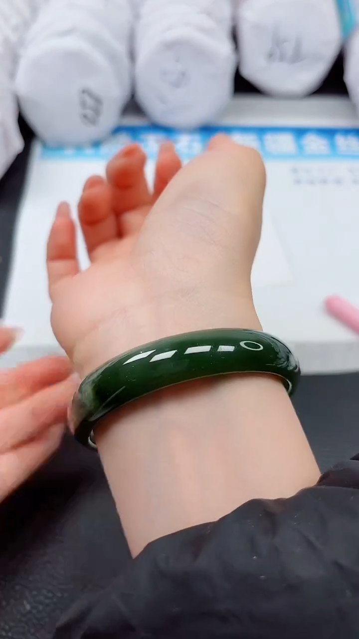 【闪购商品】和田玉手镯未镶嵌A384