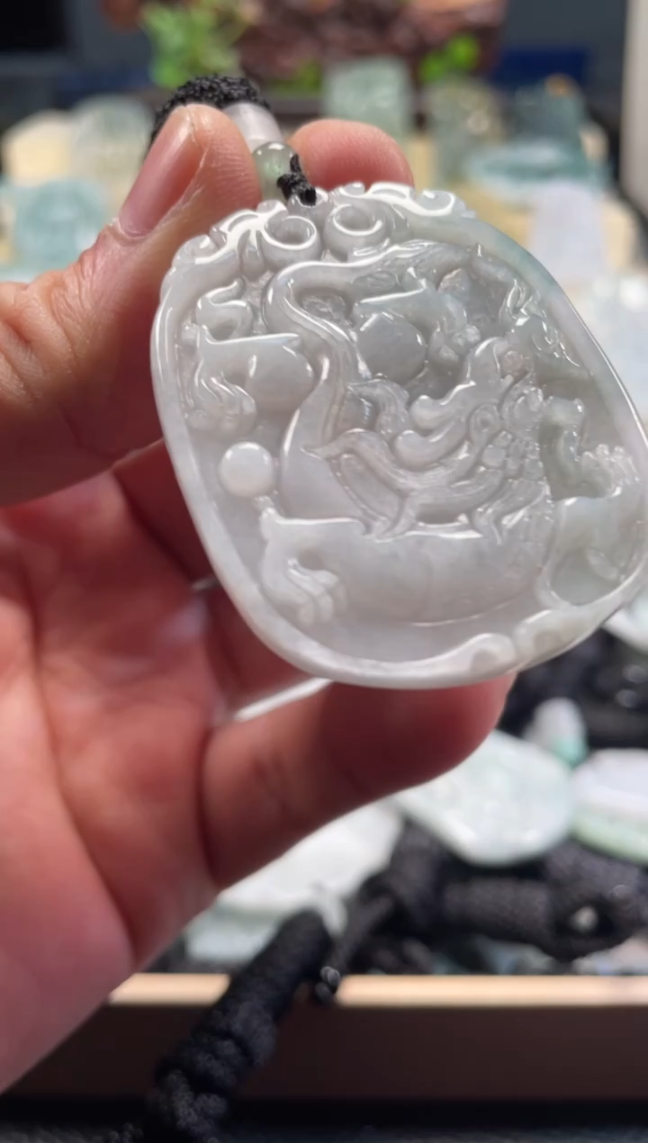 颈饰未镶嵌翡翠12/25/018