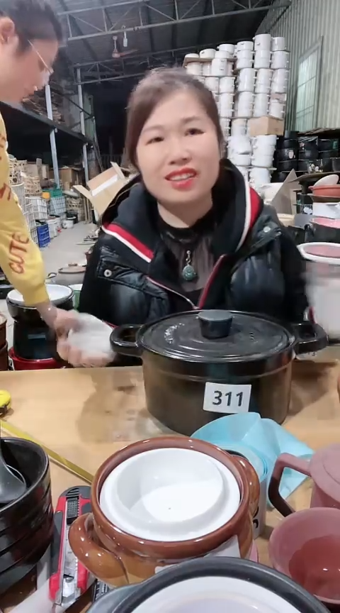 【闪购商品】311瑕疵黑锅带盖，，