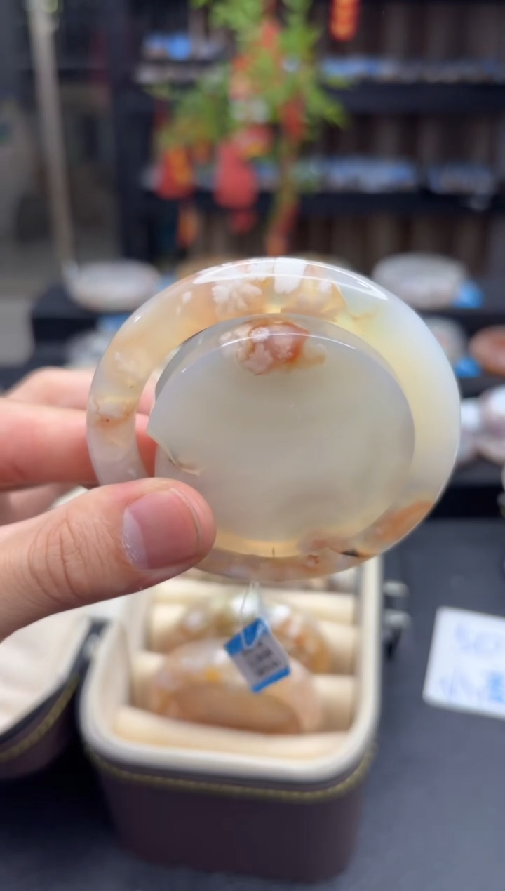 【闪购商品】石英质玉手镯未镶嵌18（56圈赠送镯心）