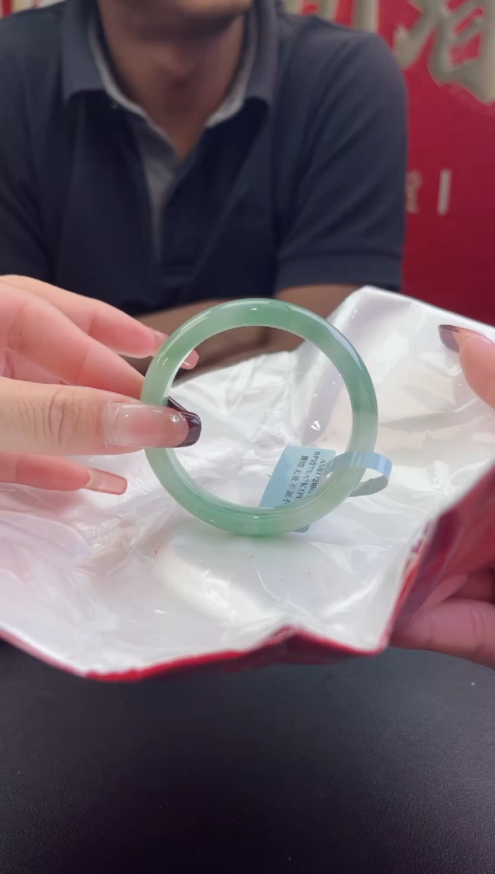 【闪购商品】翡翠手镯未镶嵌翡翠手镯10