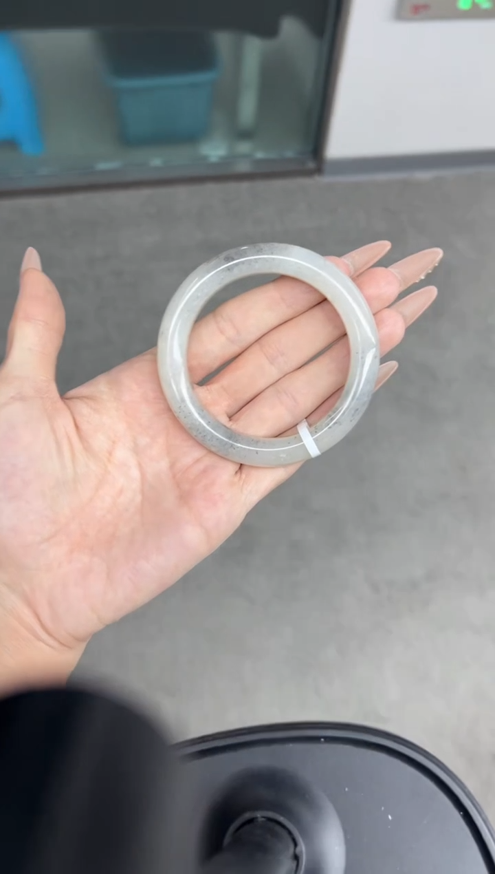 未镶嵌手镯和田玉知*黑山微色差55ML