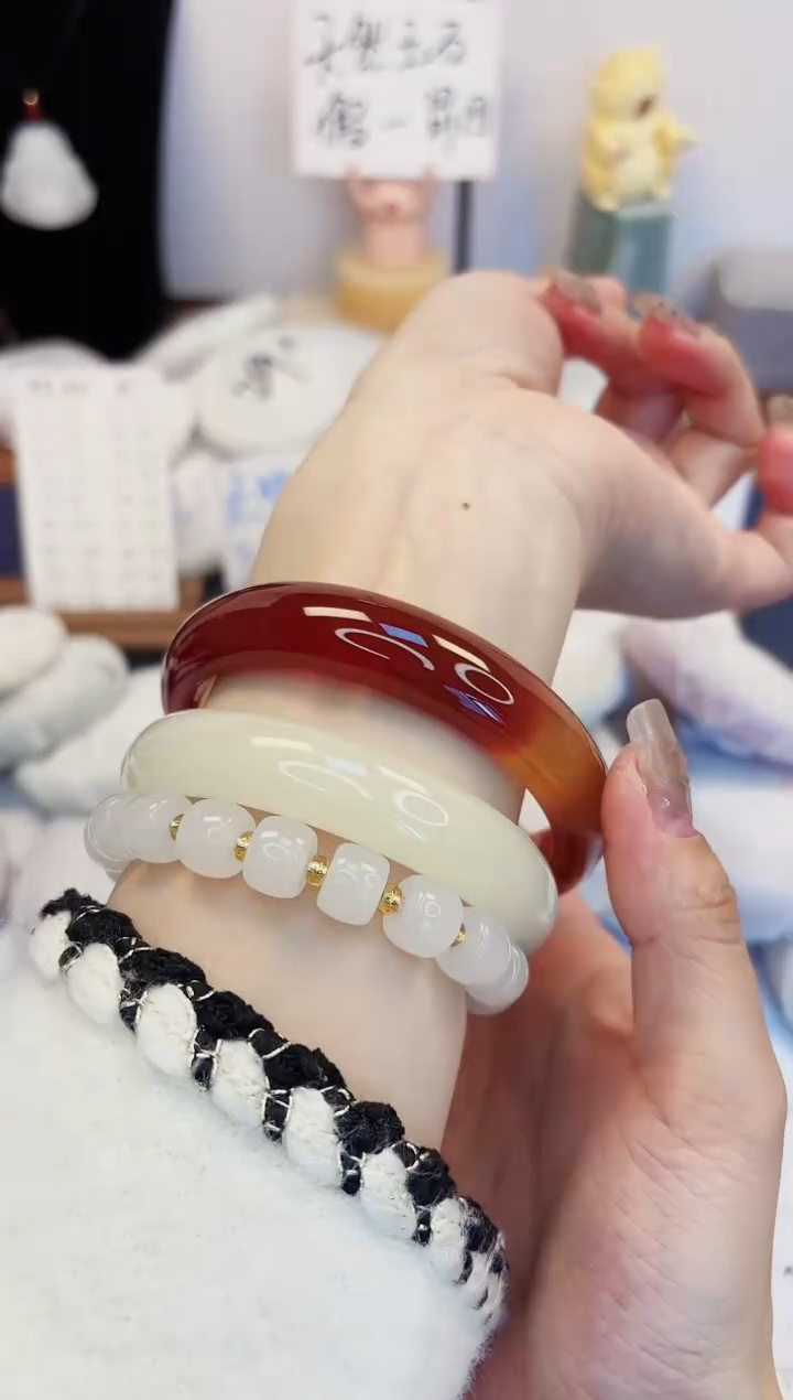 【闪购商品】石英质玉手镯未镶嵌377-玛瑙-圈口65