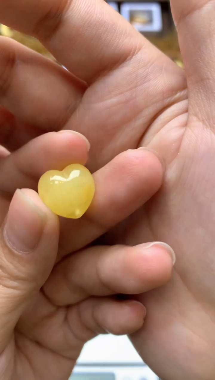 【闪购商品】琥珀珠宝奇石未镶嵌069琥珀蜜蜡花粉有纹小坑介意勿拍