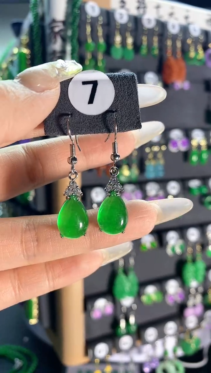 【闪购商品】翡翠颈饰银S925镶嵌7....