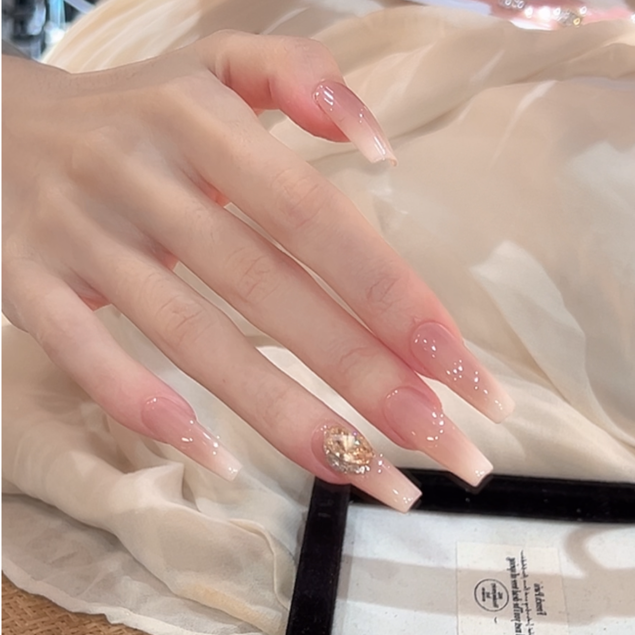 【苍兰诀12片哇超值】显白秋冬纯欲风纯手工东洲钻乳白穿戴美甲贴片