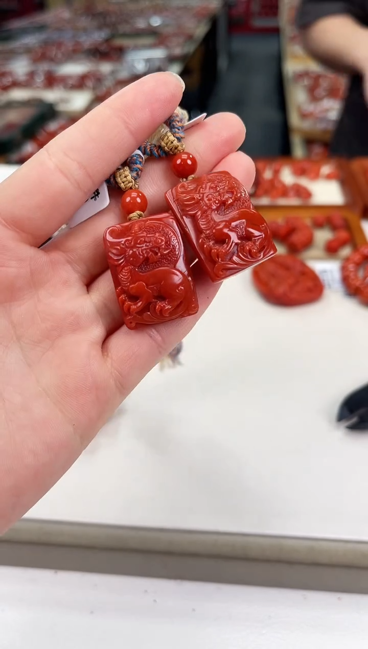 南红玛瑙雕刻吊坠未镶嵌（多样式发其一）