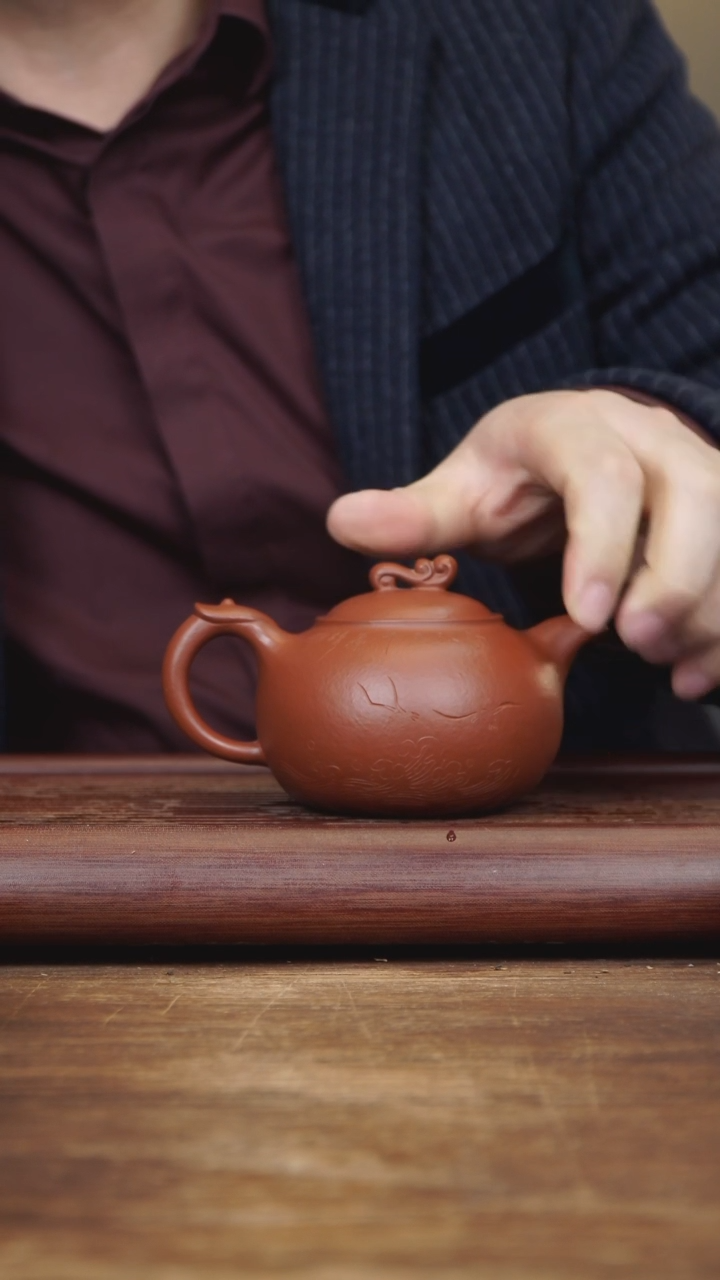 【闪购商品】紫砂茶壶290ml 正高作品 激浪 朱泥