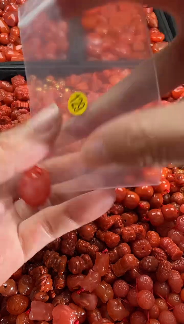 【闪购商品】南红玛瑙颈饰未镶嵌1