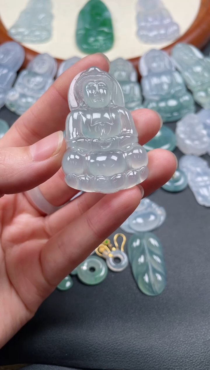 【闪购商品】翡翠颈饰未镶嵌观音