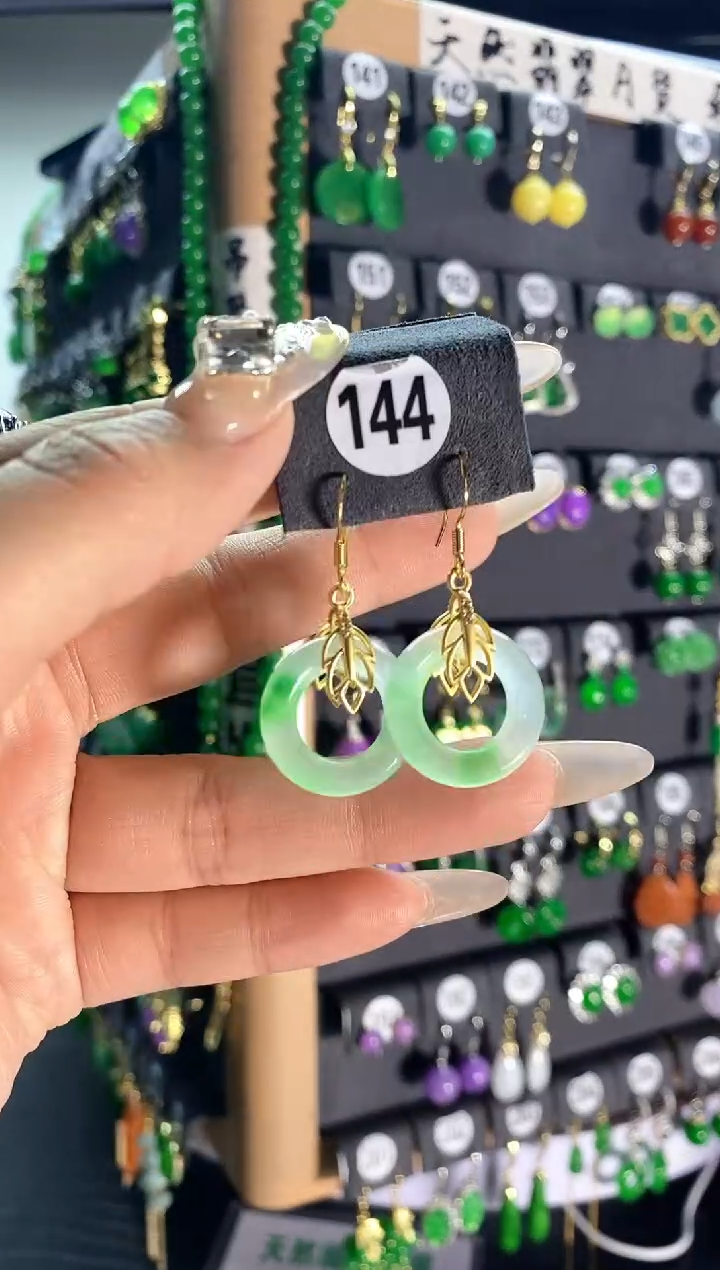 【闪购商品】翡翠颈饰银S925镶嵌144..