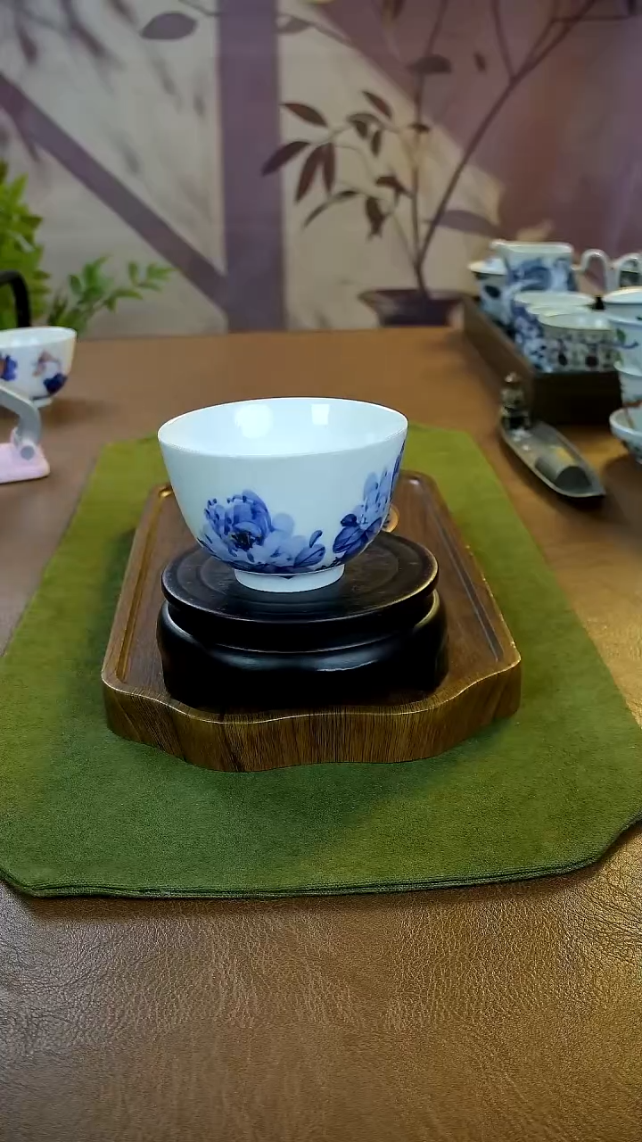 景德镇青花釉下彩手绘茶杯
