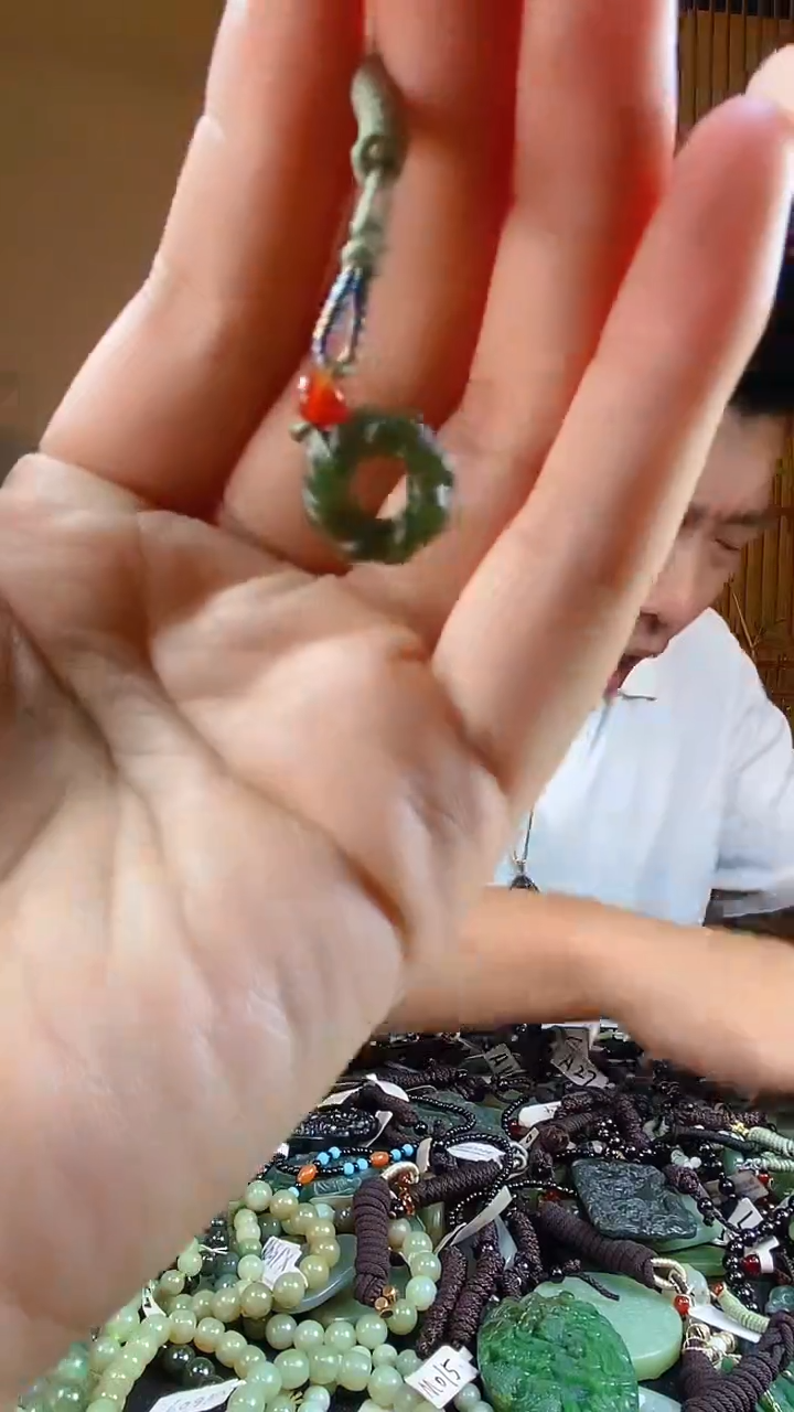 和田玉未镶嵌颈饰多样性发货，拍一发一