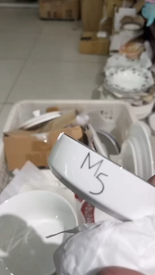 瓷隆达骨瓷烟灰缸