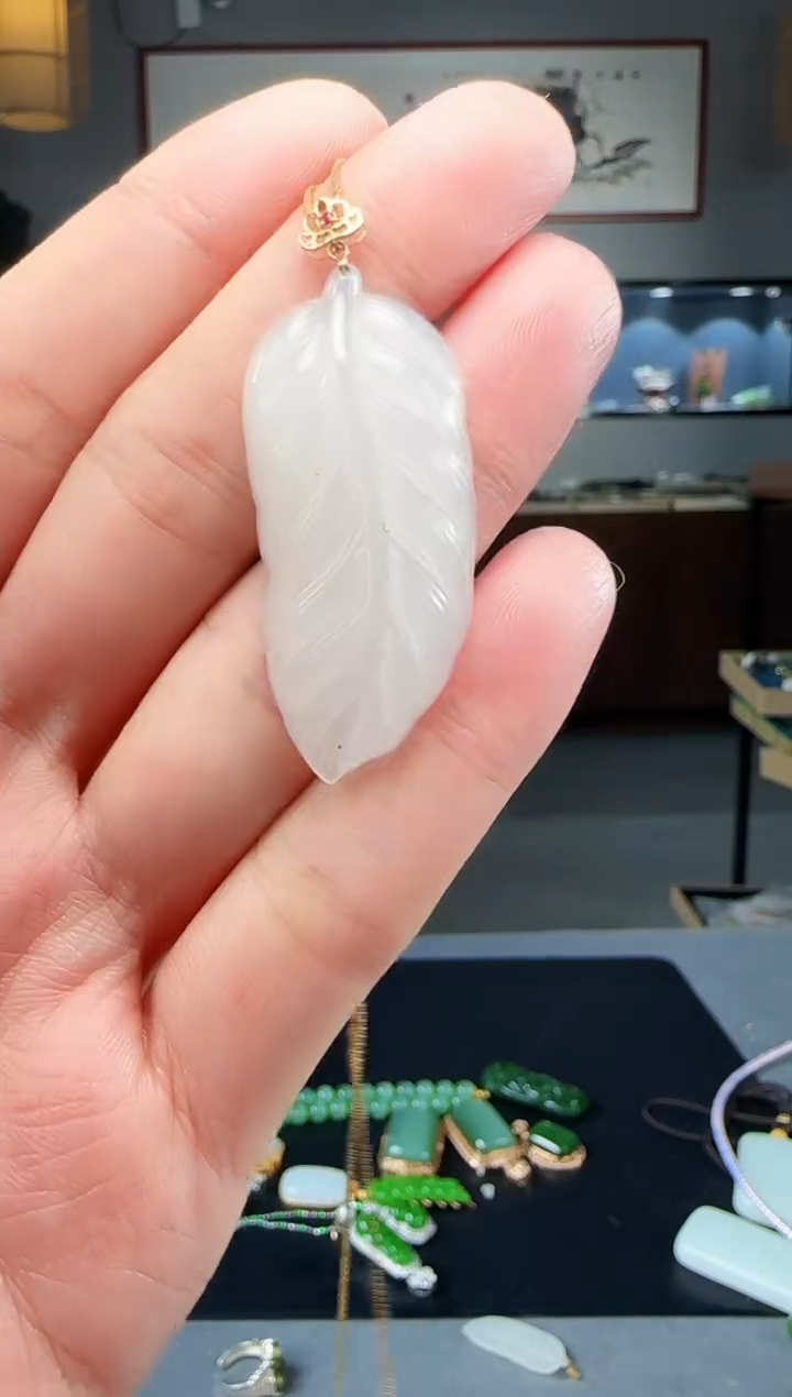 【闪购商品】和田玉吊坠(不含链)18K金镶嵌1