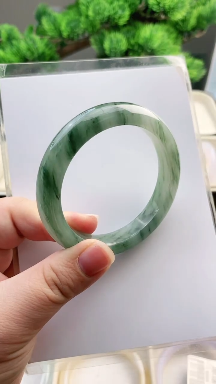 【闪购商品】石英质玉手镯未镶嵌56