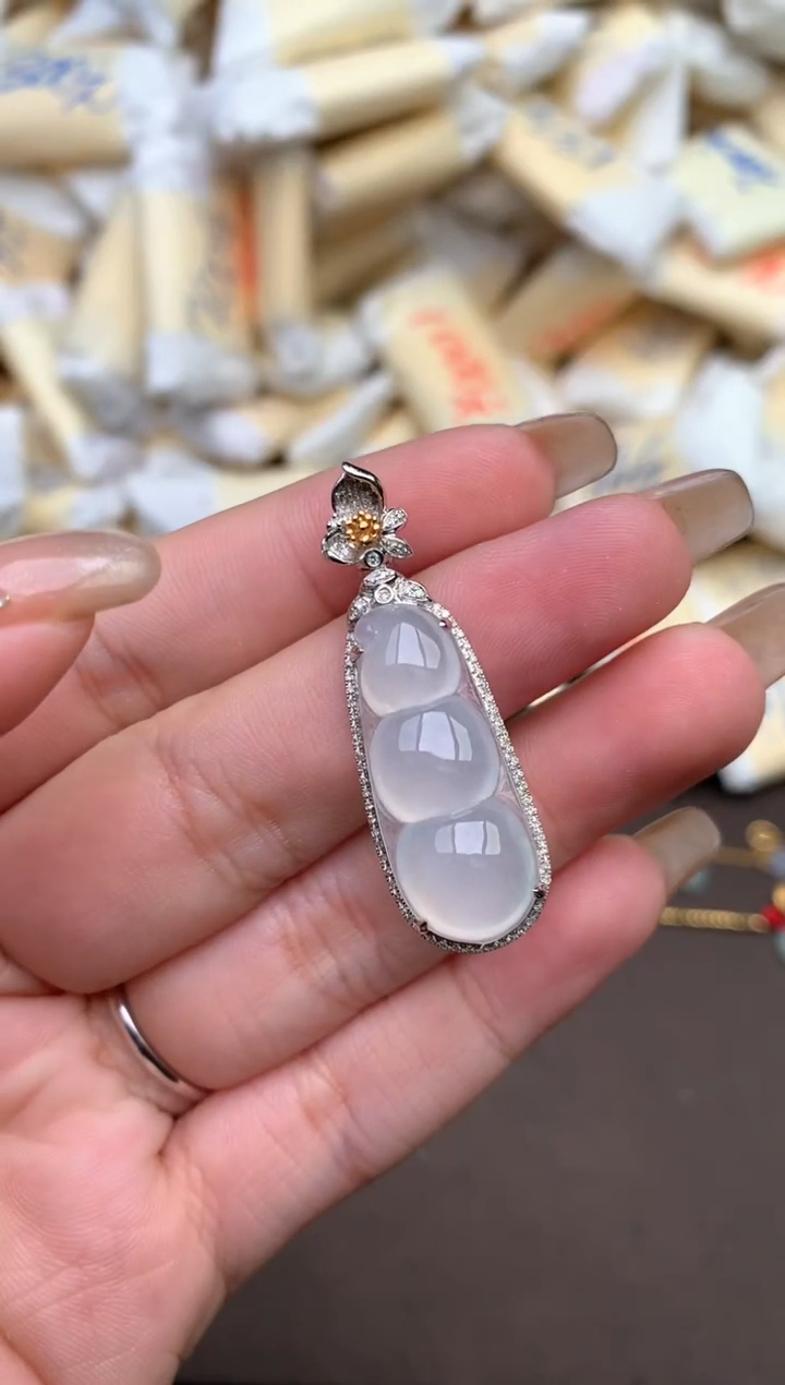 【闪购商品】翡翠挂件18K金镶嵌—