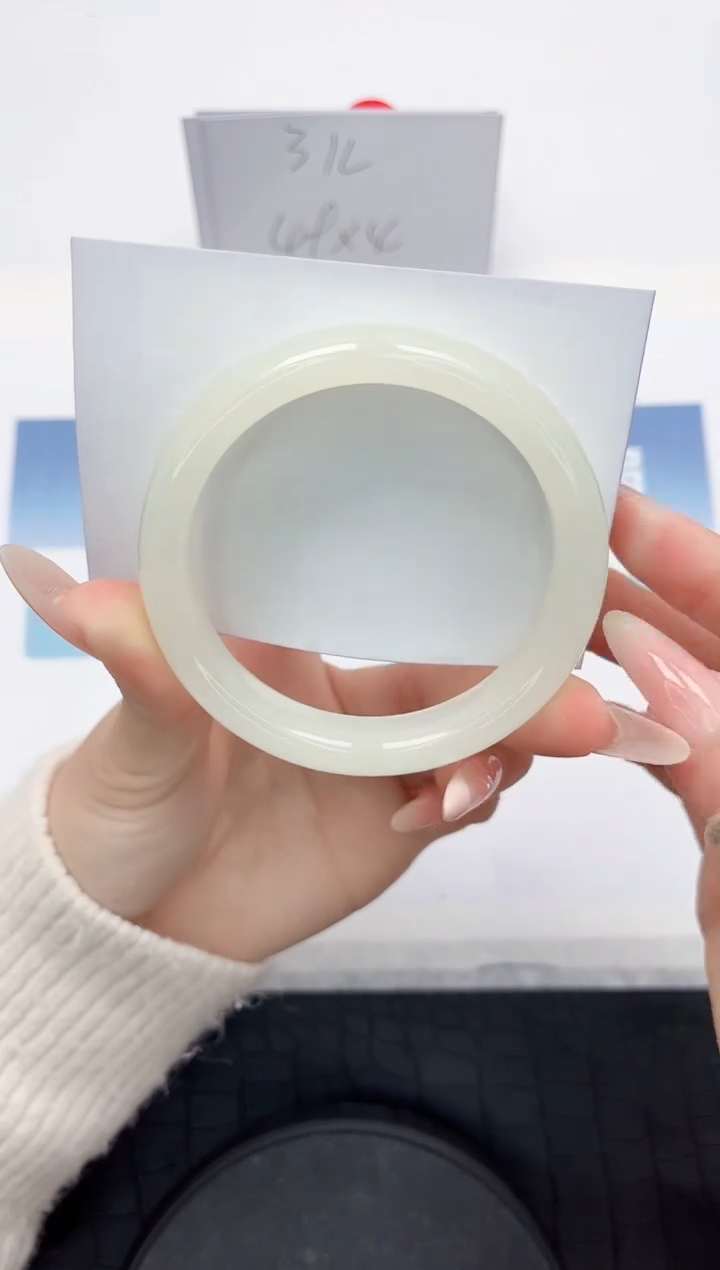 【闪购商品】石英质玉手镯未镶嵌L143-58.4