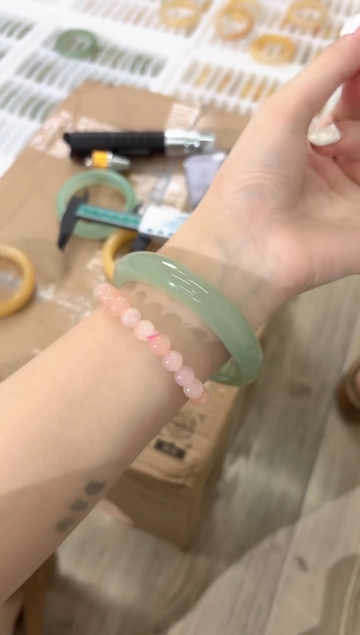 未镶嵌手镯石英质玉120-58D