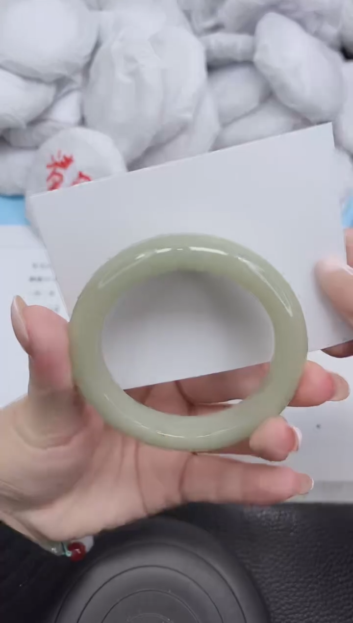 未镶嵌手镯石英质玉134-54.1