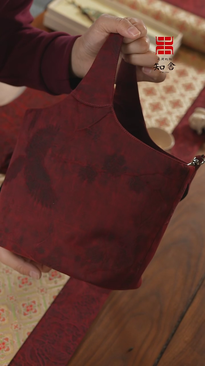 【闪购商品】提篮茶事包···········