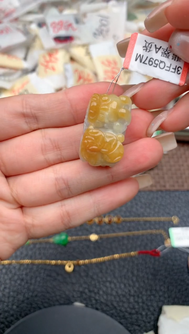 未镶嵌挂件翡翠一