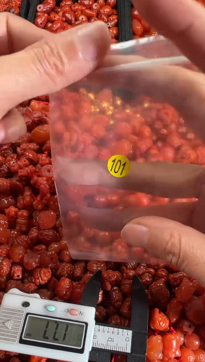 【闪购商品】南红玛瑙颈饰未镶嵌1