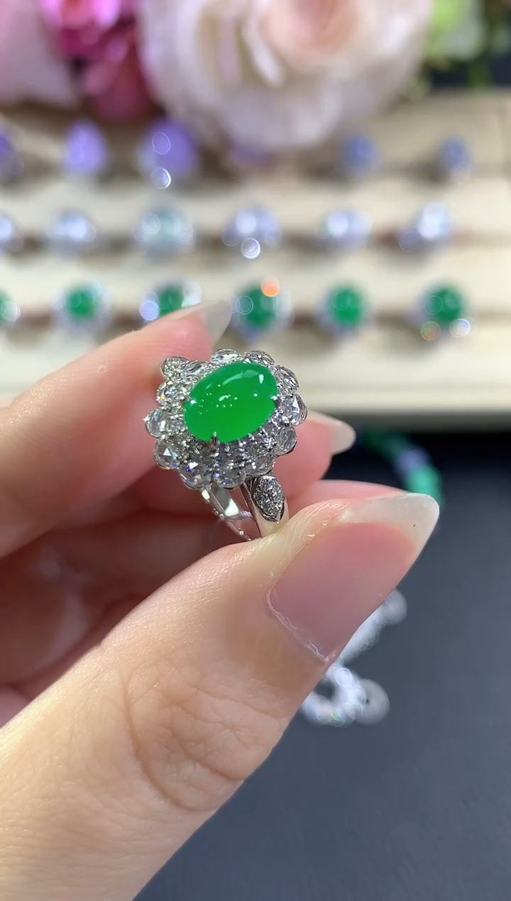 18K金镶嵌戒指翡翠b260    