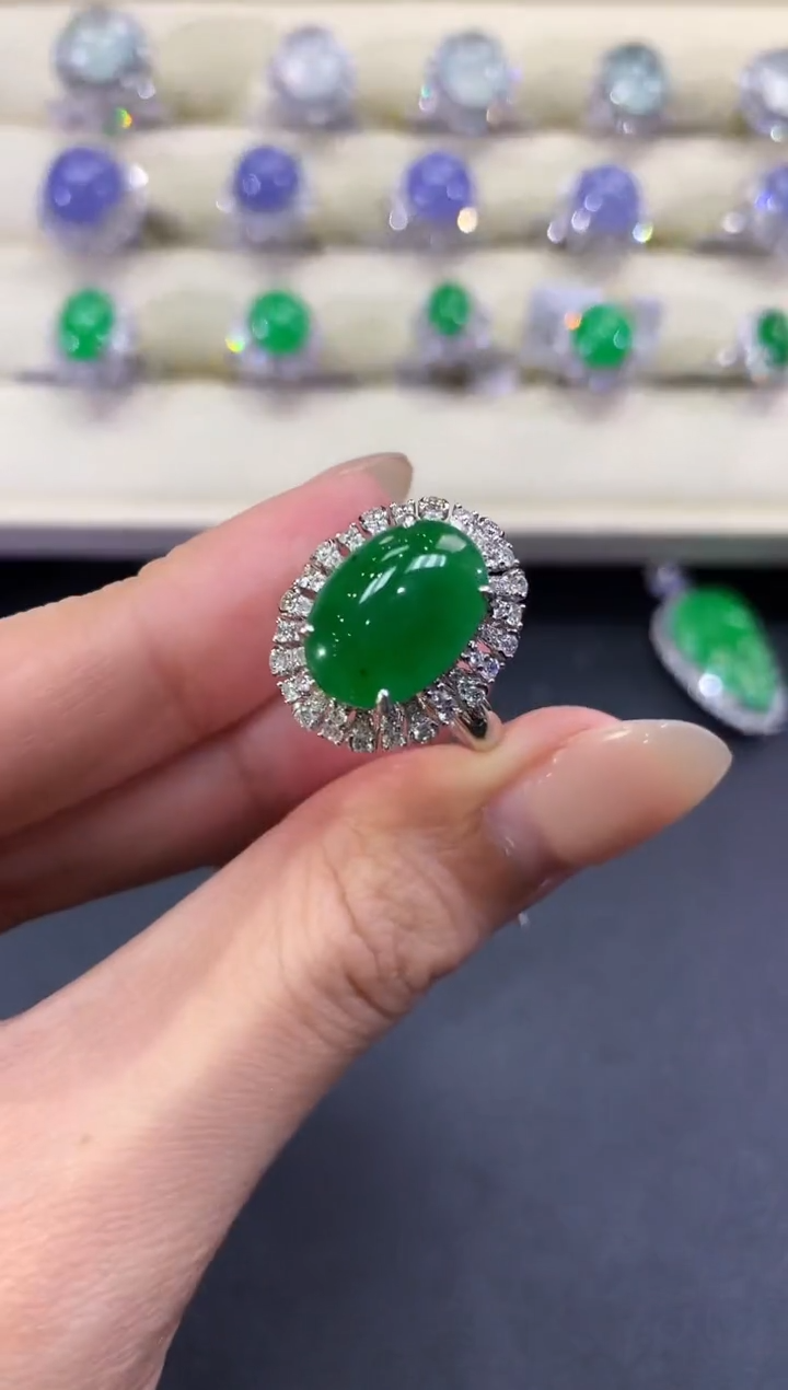 【闪购商品】翡翠戒指18K金镶嵌a201         