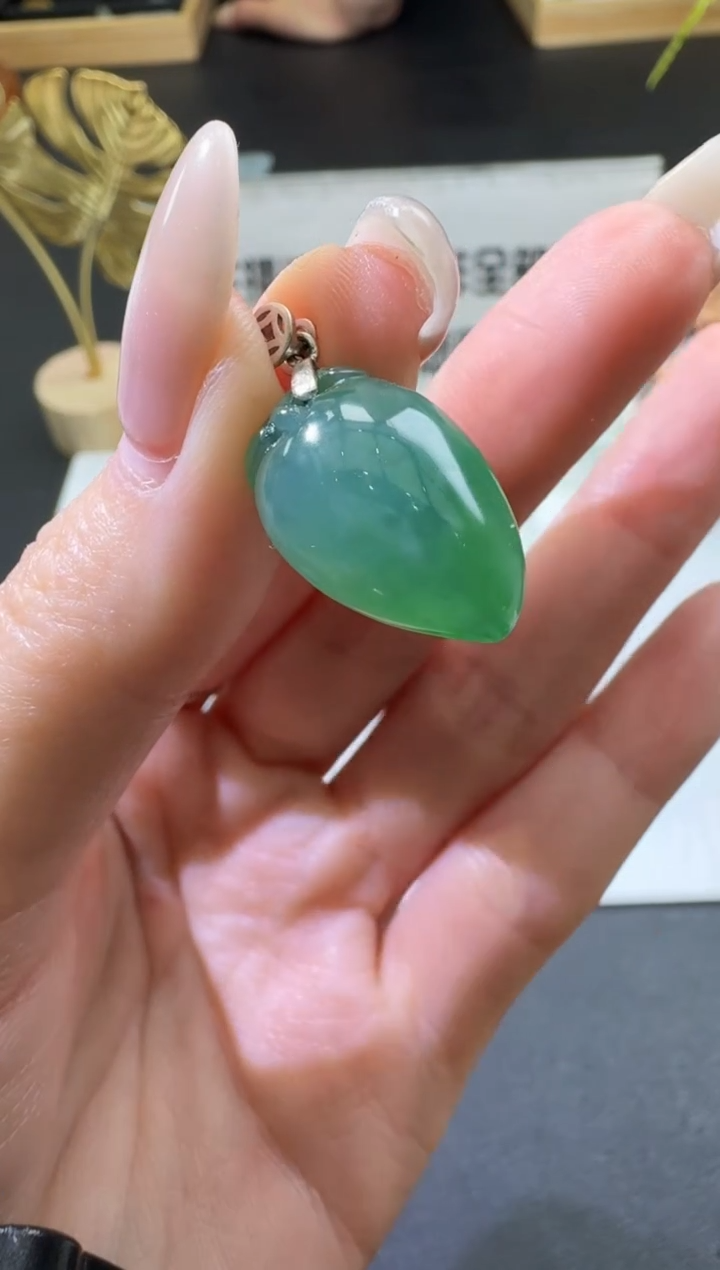 【闪购商品】翡翠颈饰未镶嵌00061879