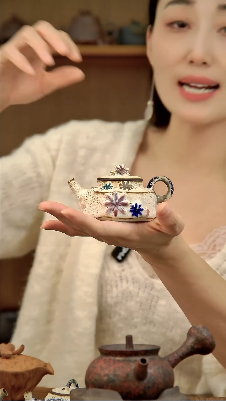 言野手作 粉引六梭花壶