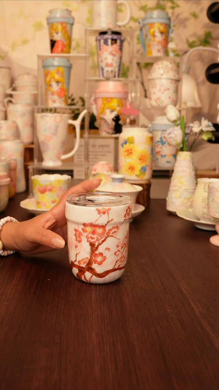 陶景德镇手绘的杯子  