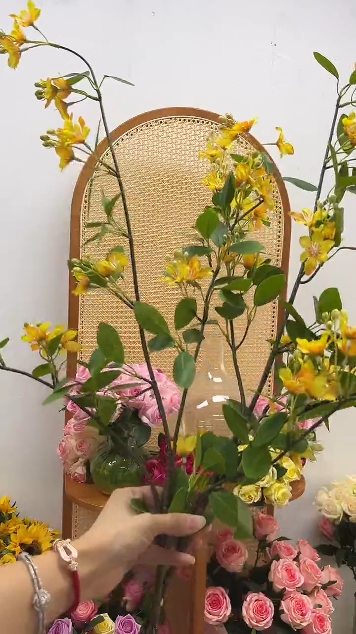 2枝黄色月德贵人