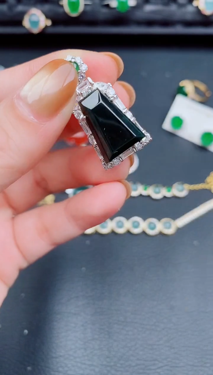 【闪购商品】翡翠颈饰银S925镶嵌天然a货翡翠679