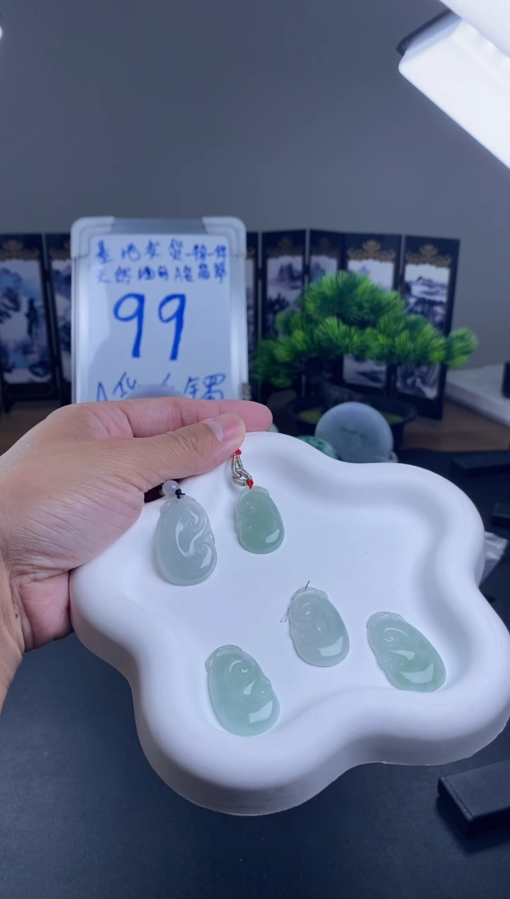 翡翠未镶嵌颈饰多样性发货