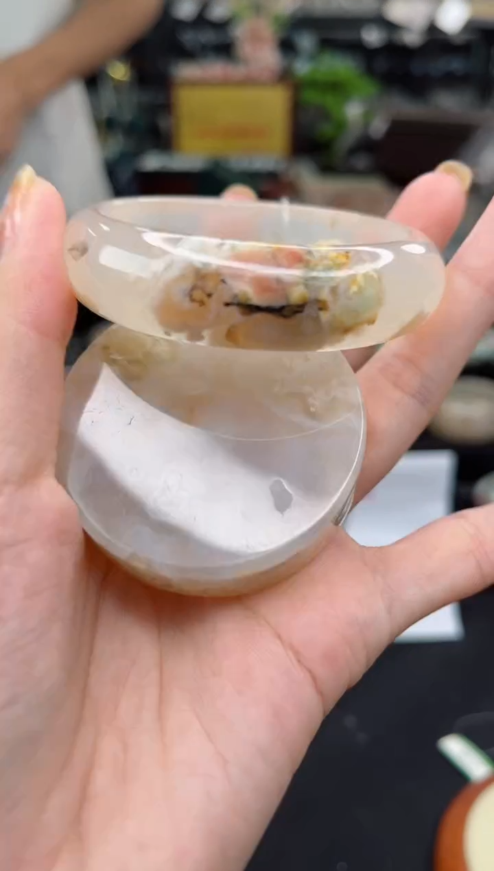 【闪购商品】石英质玉手镯未镶嵌54圈口（赠品镯心）3680344