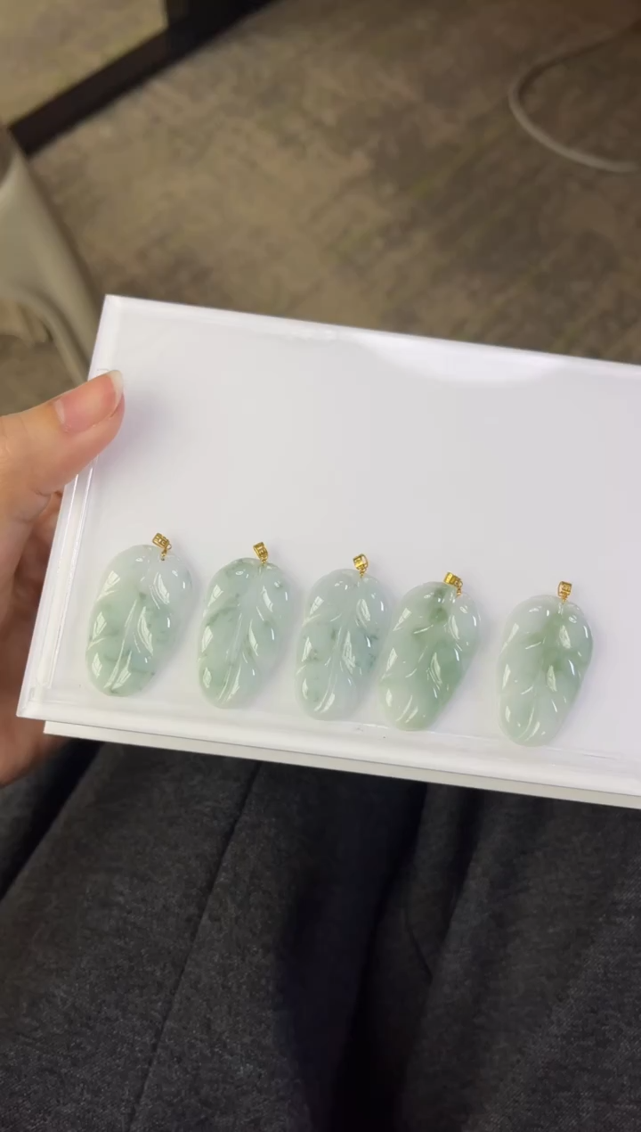 【闪购商品】翡翠颈饰18K金镶嵌M44多样性发一件/配绳子