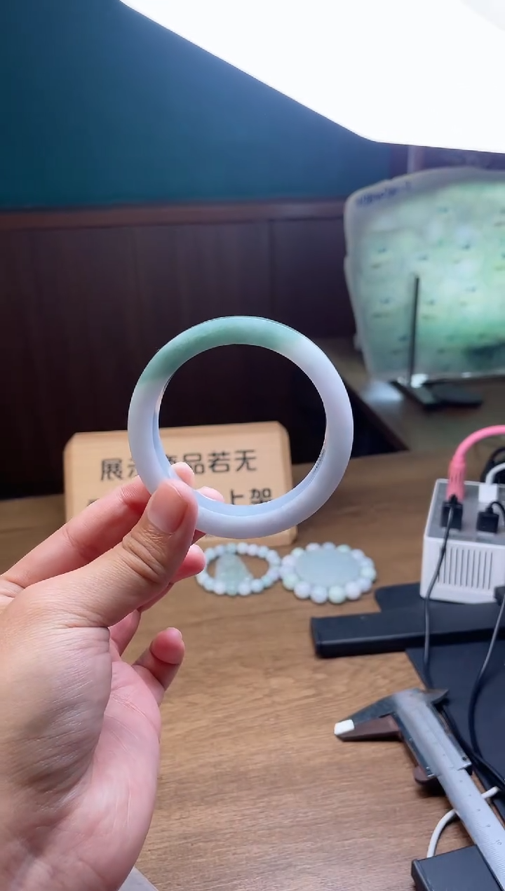 【闪购商品】定制翡翠手镯未镶嵌定制