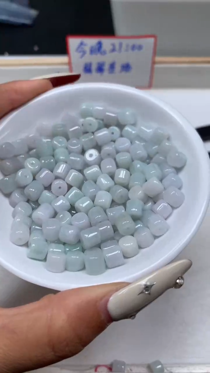 未镶嵌翡翠手饰翡翠 清爽色桶珠 6*6mm 15个15元