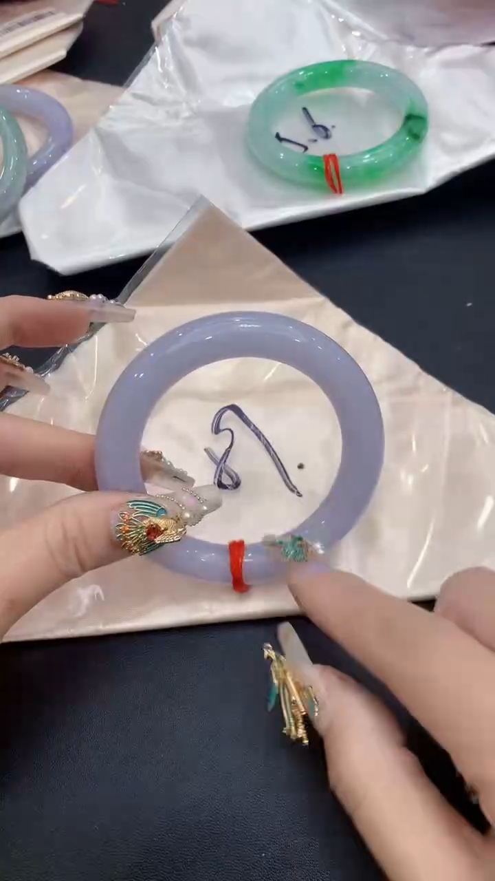 【闪购商品】翡翠手镯未镶嵌0682938811