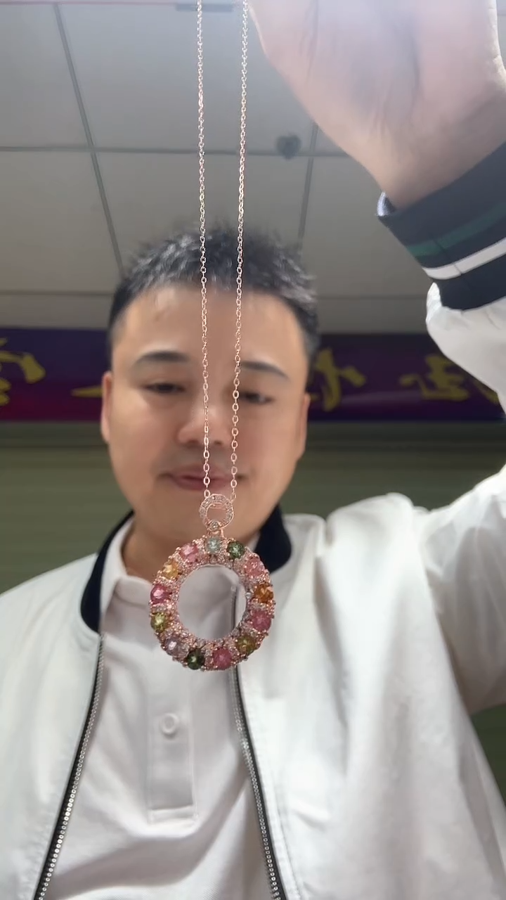 【闪购商品】银S925镶嵌吊坠(赠链)碧玺一个多样性发
